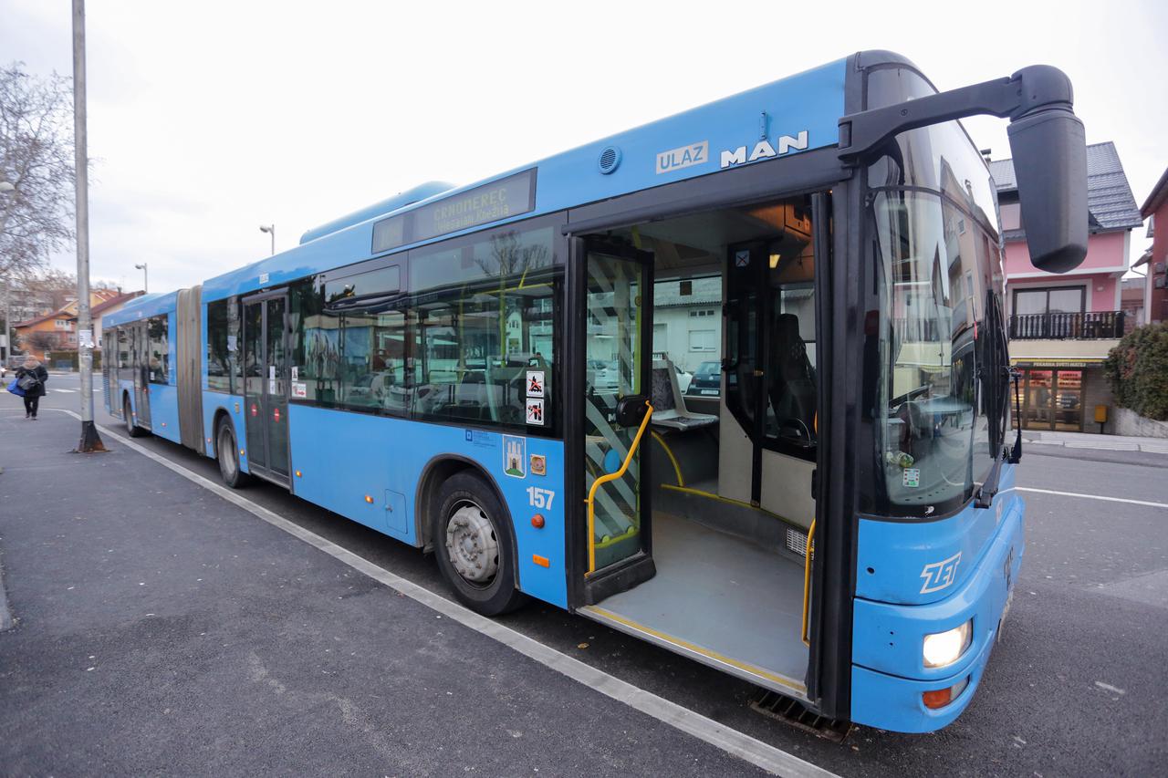 Zagreb: Kauzlari?ev prilaz, polazna stanica autobusne linije 109 ZET-a