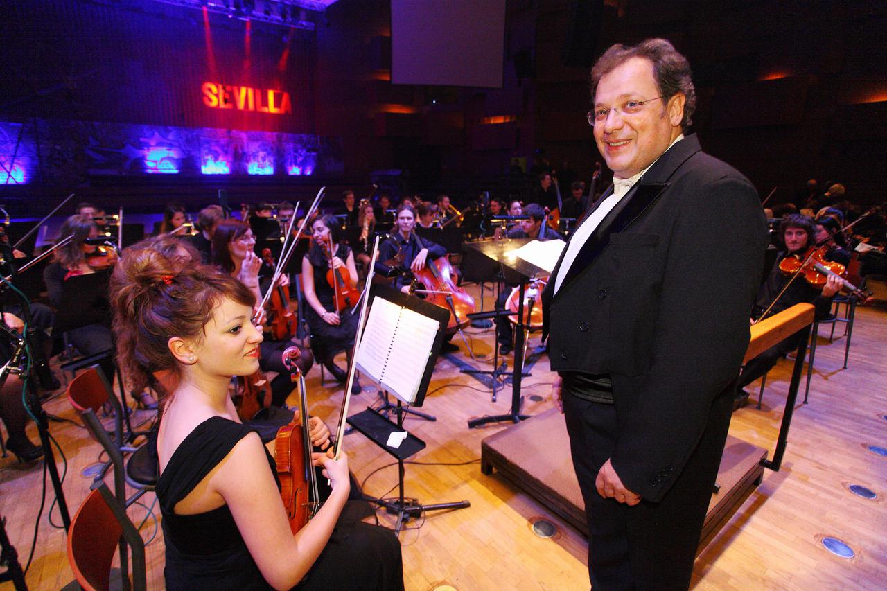 26.11.2011., Zagreb, - Opera Carmen Georgesa Bizeta u koncertnoj dvorani Vatroslav Lisinski, zajednicki projekt Muzicke akademije, Akademije likovnih umjetnosti, Akademije dramske umjetnosti i Tekstilno-tehnoloskog fakulteta Sveucilista u Zagrebu. Redatel