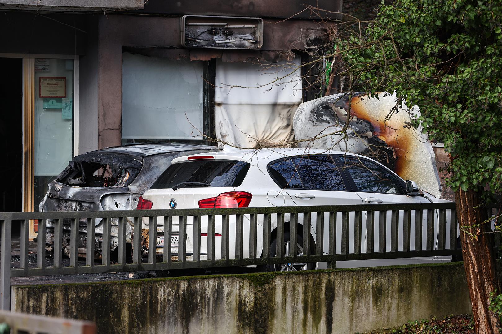 Kako su potvrdili iz JVP Zagreb pozvana je i hitna medicinska pomoć koja je bila potrebna vlasnicima automobila. "Stubište zgrade je u potpunosti razdimljeno, provjeren je poslovni prostor u prizemlju zgrade na kojem su od temperature popucala stakla i stanovi na prvom katu zgrade, te je ustanovljeno da nema više opasnosti", kažu iz JVP-a Zagreb.
