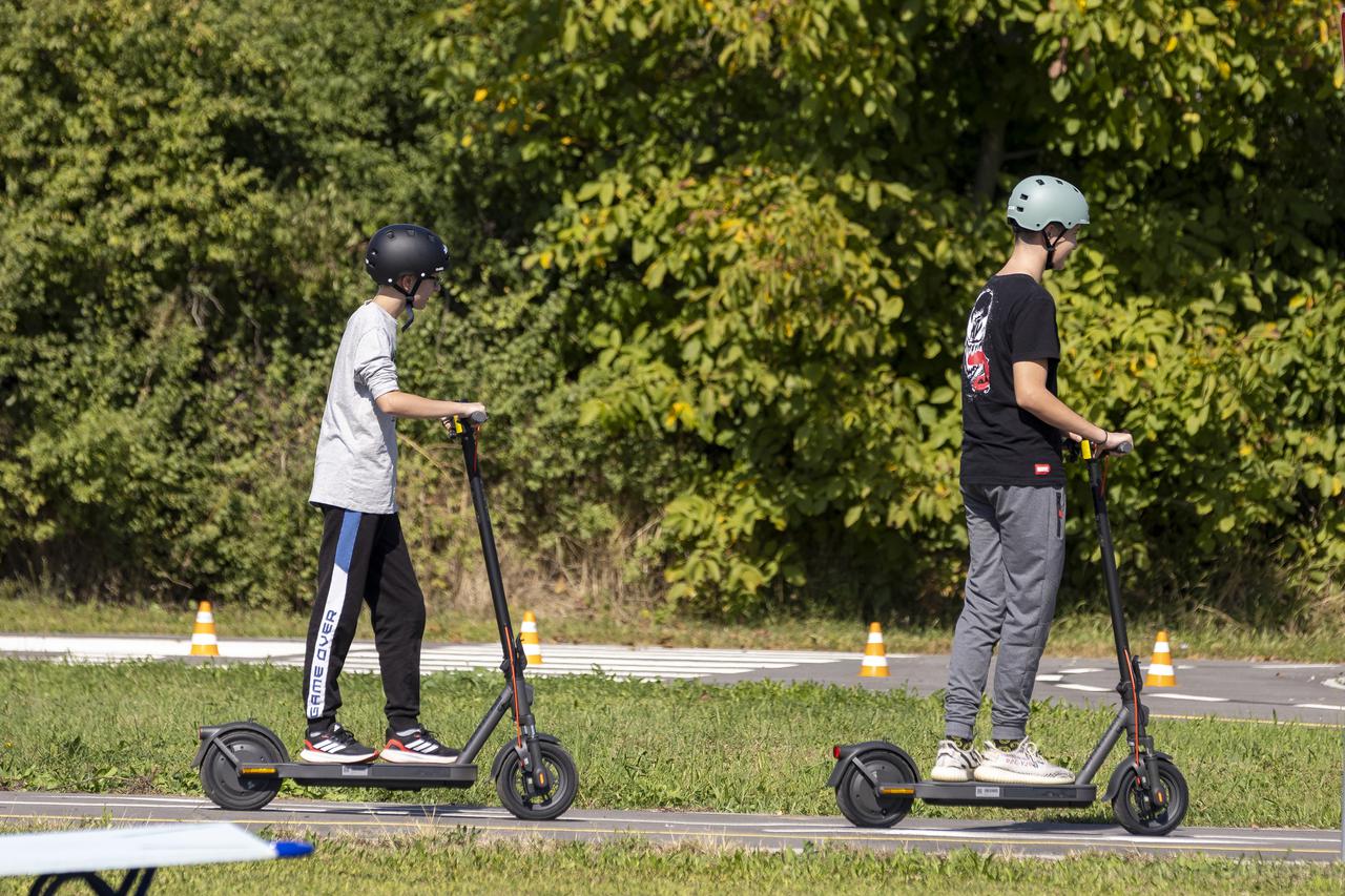 Osijek: Novi preventivno-edukativni program o korištenju električnog romobila u organizaciji HAK-a