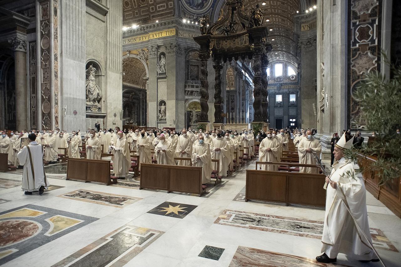 Pope Francis Leads Holy Thursday Chrism Mass - Vatican