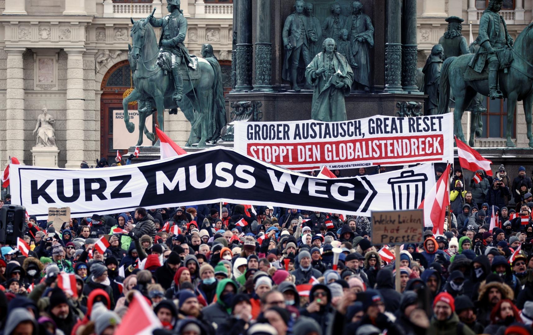 Demonstration against the COVID-19 measures and their economic consequences, in Vienna Protestors hold a banner reading ''Kurz must go'' at Maria Theresien Platz during a demonstration against the coronavirus disease (COVID-19) measures and their economic consequences in Vienna, Austria, January 16, 2021. REUTERS/Lisi Niesner LISI NIESNER