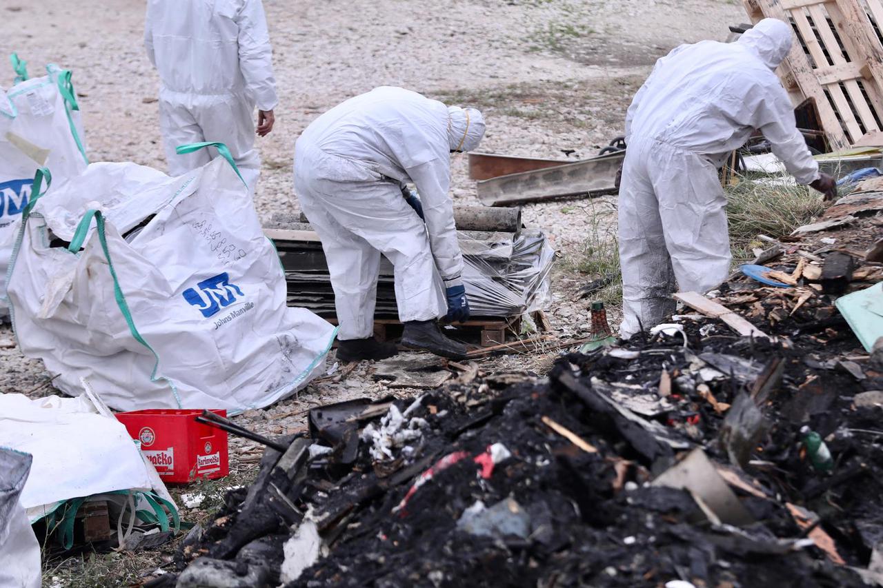 Split: Uklanjanje opasnog materijala sa zgarišta baraka koje su izgorile prije mjesec dana