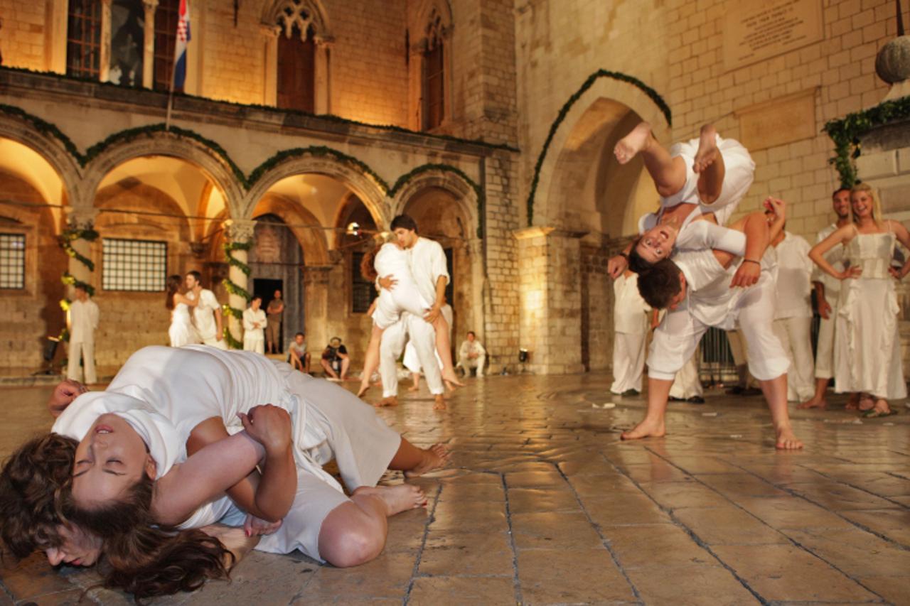 '10.07.2010., Dubrovnik - Generalna proba otvaranja 61ih dubrovackih ljetnih igara. Ceremoniju otvaranja rezirala je Dora Ruzdjak Podolski. Photo: Grgo Jelavic/PIXSELL'