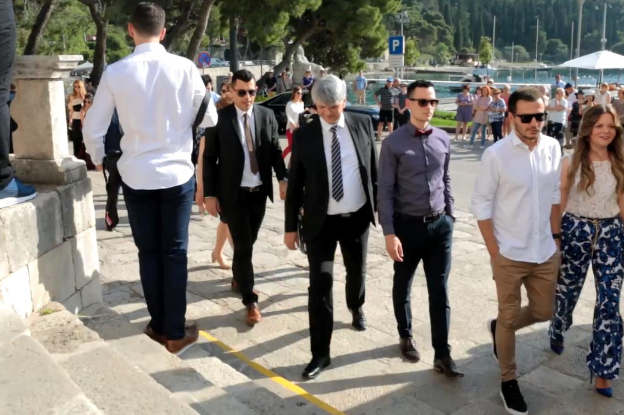 Marin Čilić sa suprugom Kristinom izlazi iz crkve nakon vjenčanja