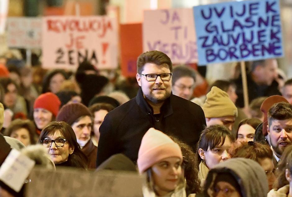 Zagreb: Peđa Grbin u povorci prosvjednog marša "Danas marš, sutra štrajk"