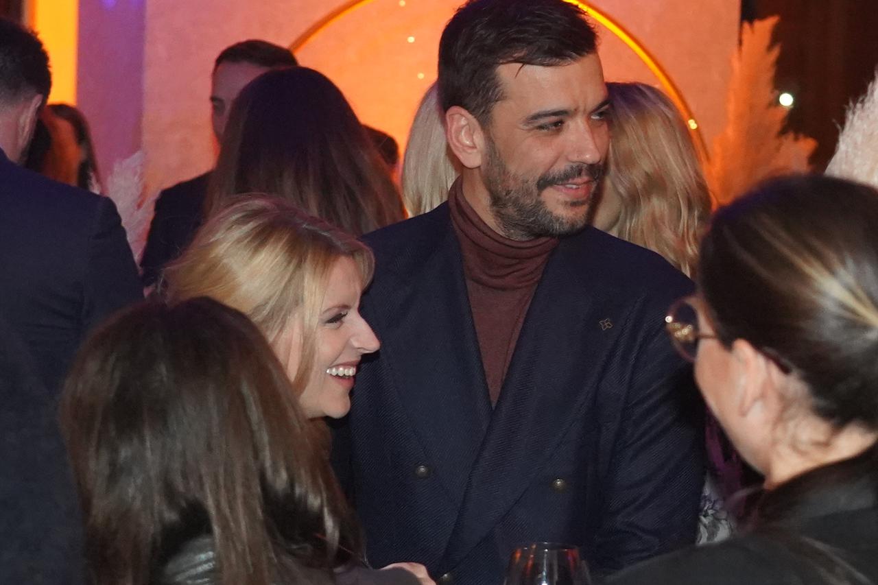 Beograd: Trudna Anđelka Prpić izmjenjivala nježnosti s novim partnerom 