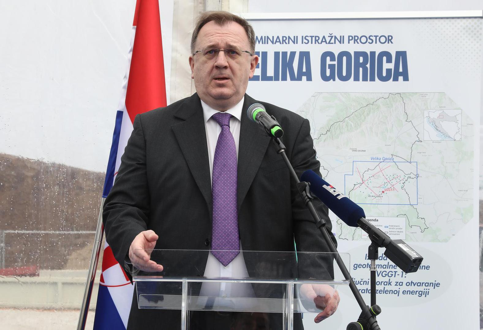 28.02.2025.,Velika Gorica, obiljezavanje pocetka izrade istrazne geotermalne busotine Velika Gorica GT-1, kljucne faze u istrazivanju geotermalnog potencijala Velike Gorice. Pocetku radova nazocili su Marijan Krpan, predsjednik Uprave Agencije za ugljikovodike, Zsuzsanna Ortutay predsjednica Uprave INA e, Kresimir Ackar, gradonacelnik V.Gorice i Goran Romek, drzavni tajnik Ministarstva gospodarstva, izaslanik prerdsjednika Vlade RH Photo: Robert Anic/PIXSELL