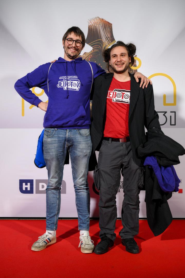 Porina za najbolju instrumentalnu izvedbu (izvan klasične i jazz glazbe) osvojili su Mangroove i Jazz orkestar HRT-a za skladbu "Azimut Theme". Nominirani su bili i Bruno Mičetić (Tree Of Souls), Ivan Pešut (She Left The Room) i Vedran Ružić (Prvi stavak).

