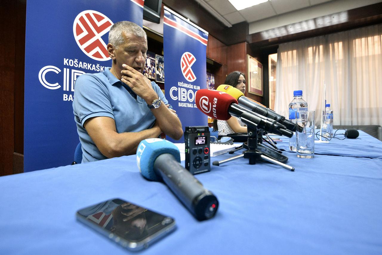 06.08.2014., Zagreb - Na konferenciji za medije Aleksandar Petrovic predstavio plan za sanaciju kosarkaskog kluba Cibona.  Photo: Marko Lukunic/PIXSELL