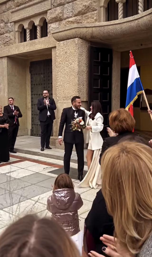 Prije godinu dana, 18. listopada, udala se za dugogodišnjeg partnera, glumca Marka Kasala. 