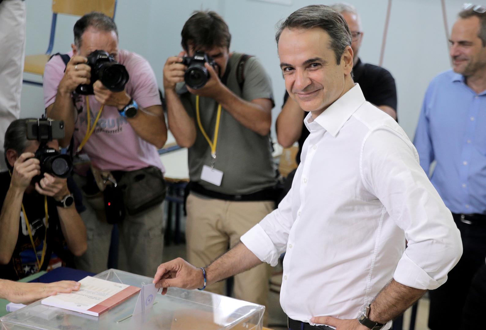 Kyriàkos Mitsotàkis izgledni je novi grčki predsjednik vlade, koji odbacuje da pripada eliti, a već ima i popis imena ljudi koji će u budućnosti činiti njegov kabinet