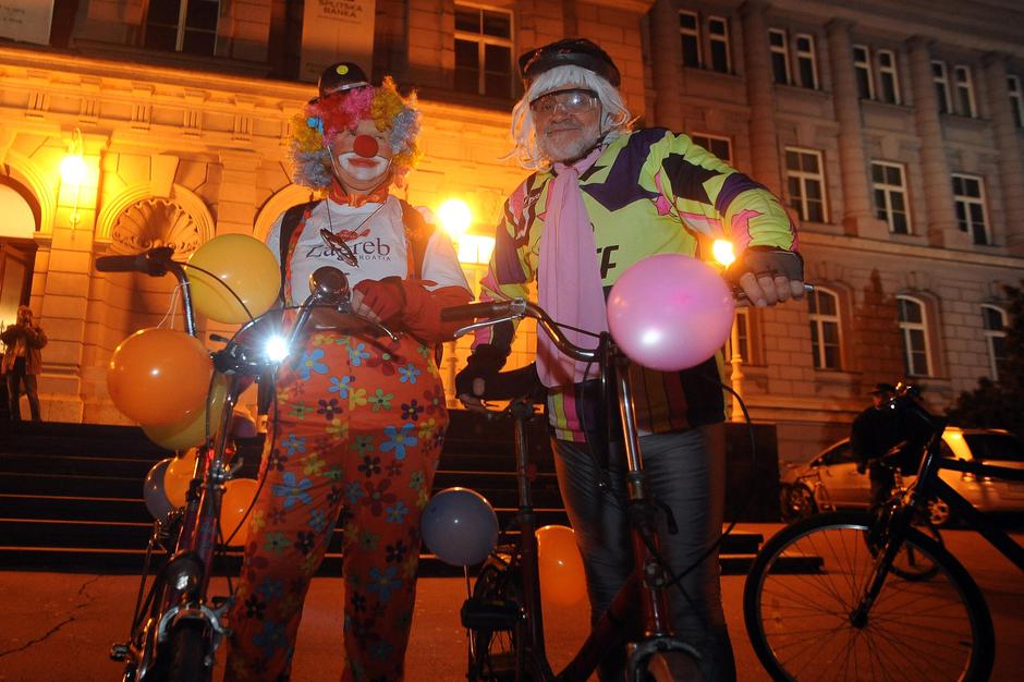 Biciklisti maškare