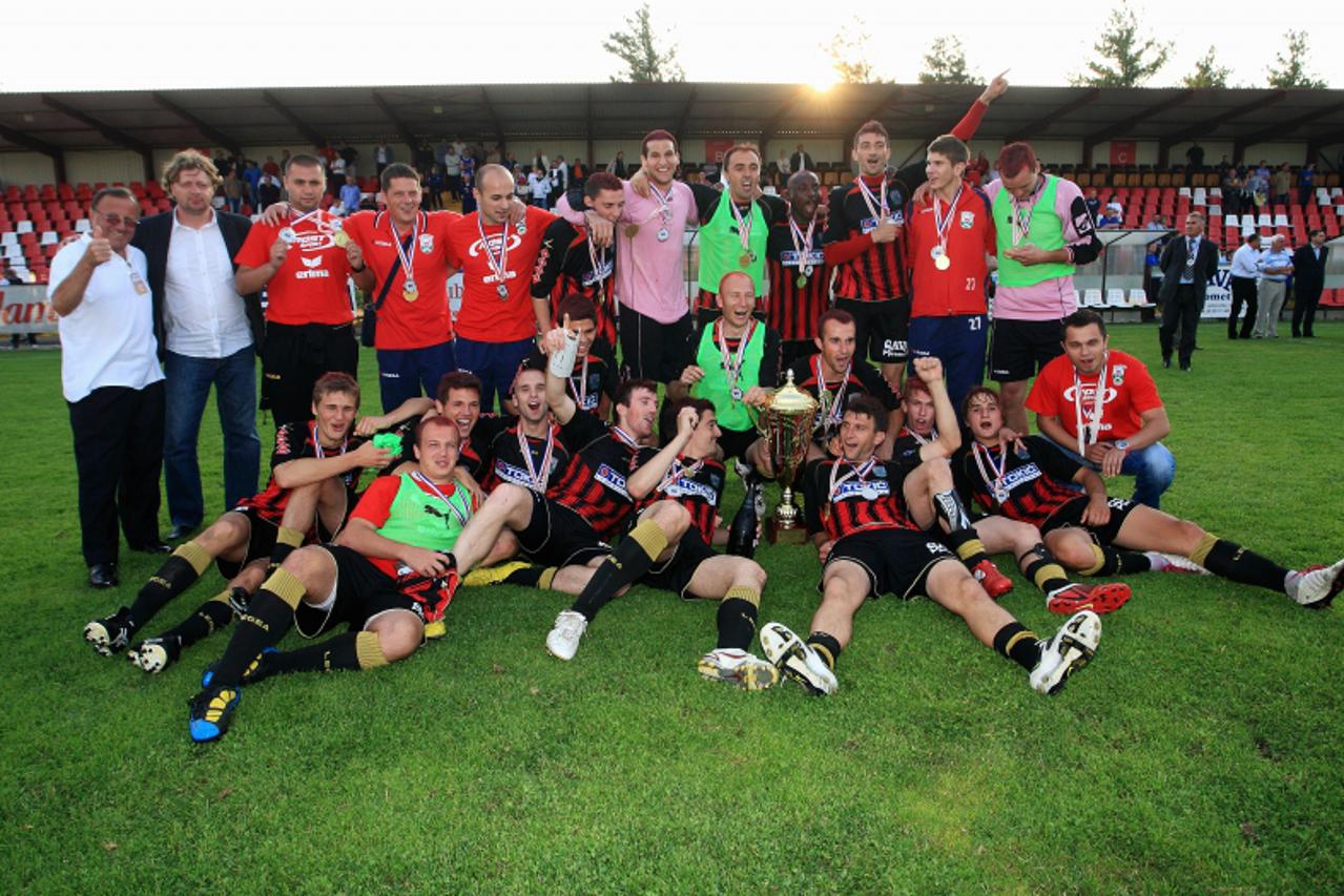 '02.06.2011., Zagreb Na igralistu Nk Radnika u Sesvetama odigrano je finale nogomentnog kupa Zagrebackog nogometnog saveza NK Radnik-NK Rudes. Nakon utakmice igraci NK Radnika proslavili su ulazak u D
