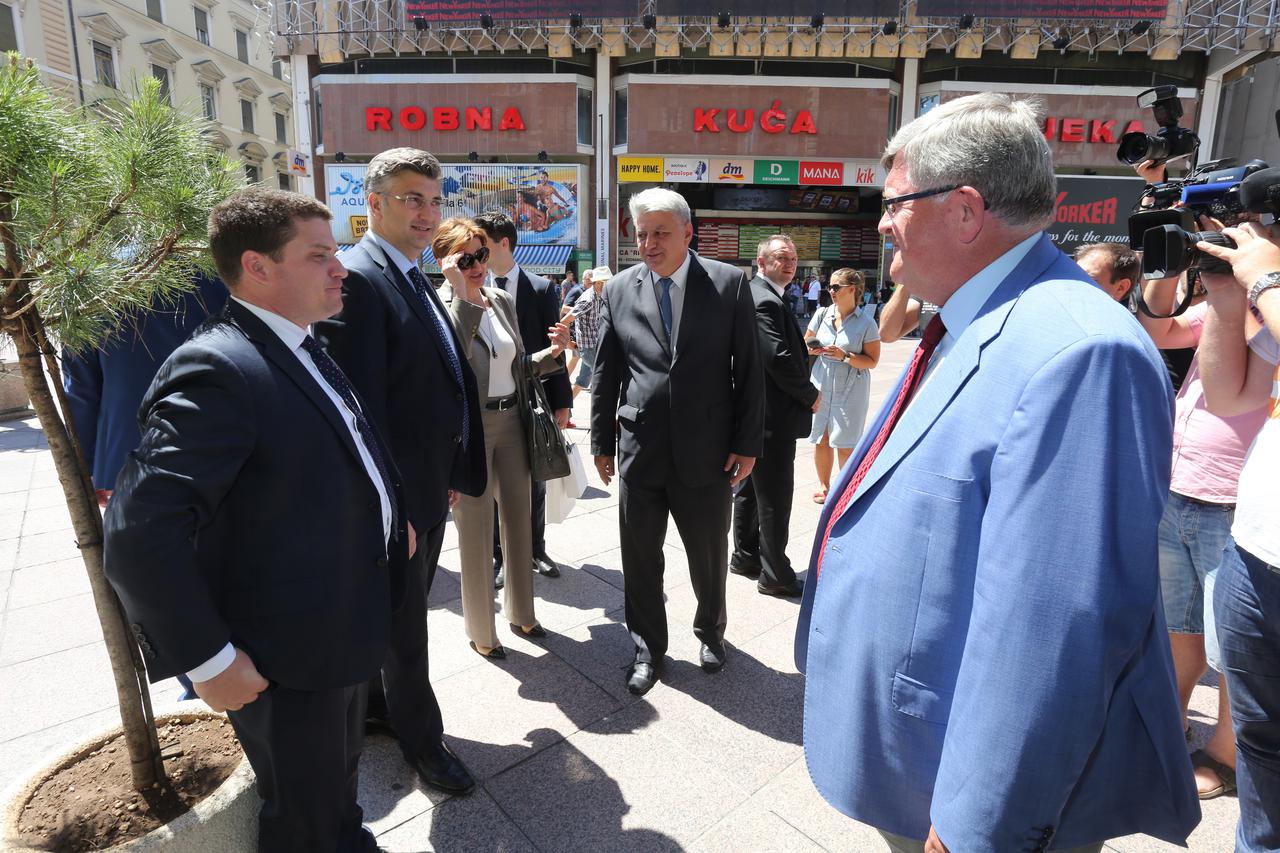 Vojko Obersnel i Zlatko Komadina samo su neki od SDP-ovaca koji imaju problema s vijećima i skupštinama u kojima nemaju većinu zbog čega će, smatra prof. Koprić, SDP surađivati s HDZ-om na izmjenama zakona