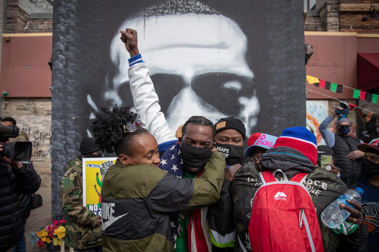 Veselje na ulicama Minneapolisa nakon presude Dereku Chauvinu, policajcu koji je optužen za ubojstvo Georgea Floyda