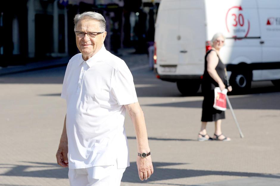 Zagreb: Miroslav Ćiro Blažević u jutarnjim satima je prošetao glavnim gradskim trgom