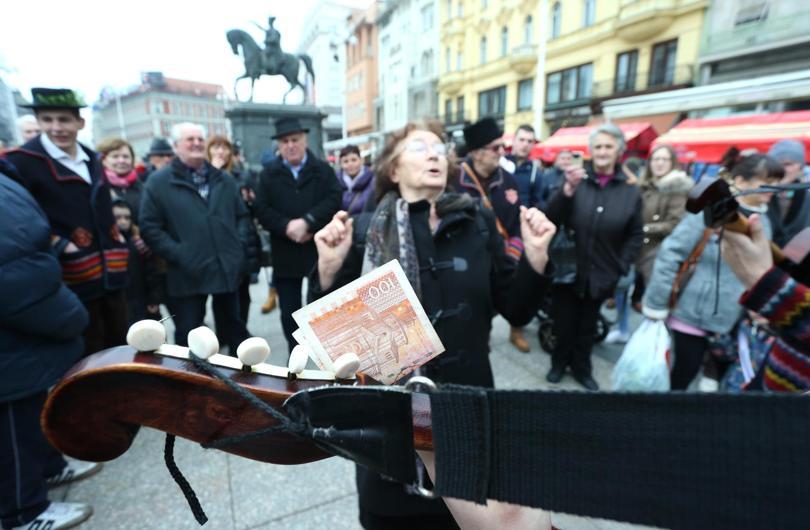 Zagreb: Na Trgu bana Josipa Jelačića predstavljeno 50. šokačko sijelo
