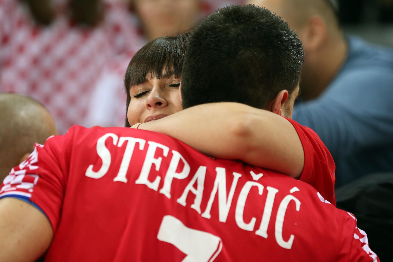 No, morat će dići glavu jer pred njima je još utakmica za peto mjesto protiv Češke.