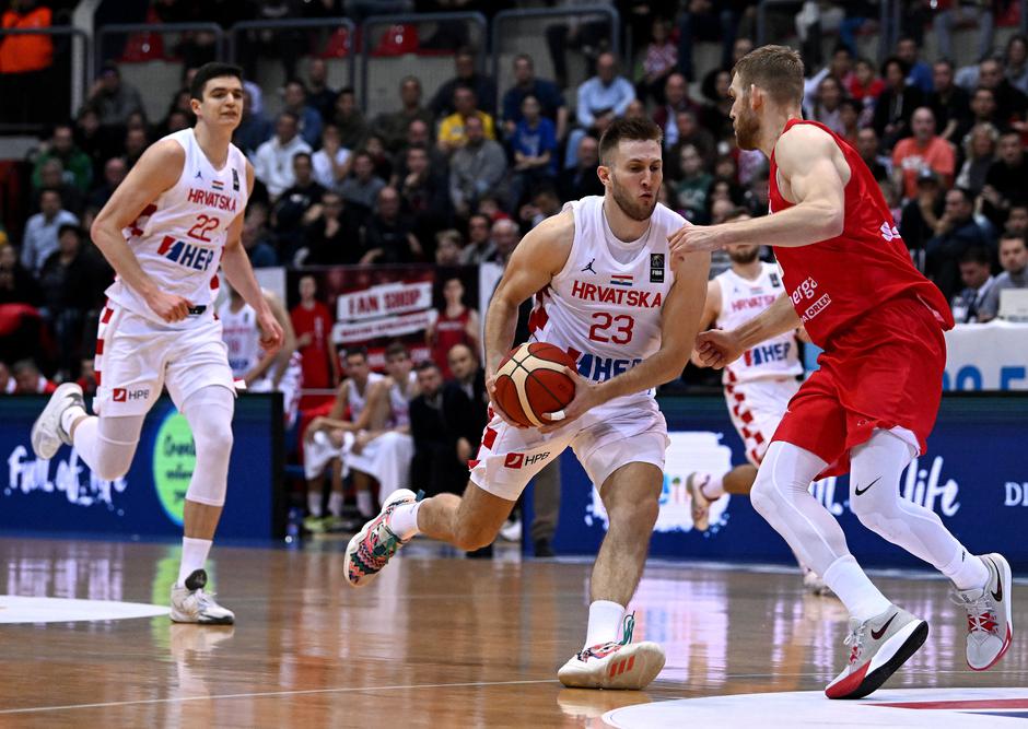 Zagreb: Pretkvalifikacija za Europsko prvenstvo 2025., Hrvatska - Poljska