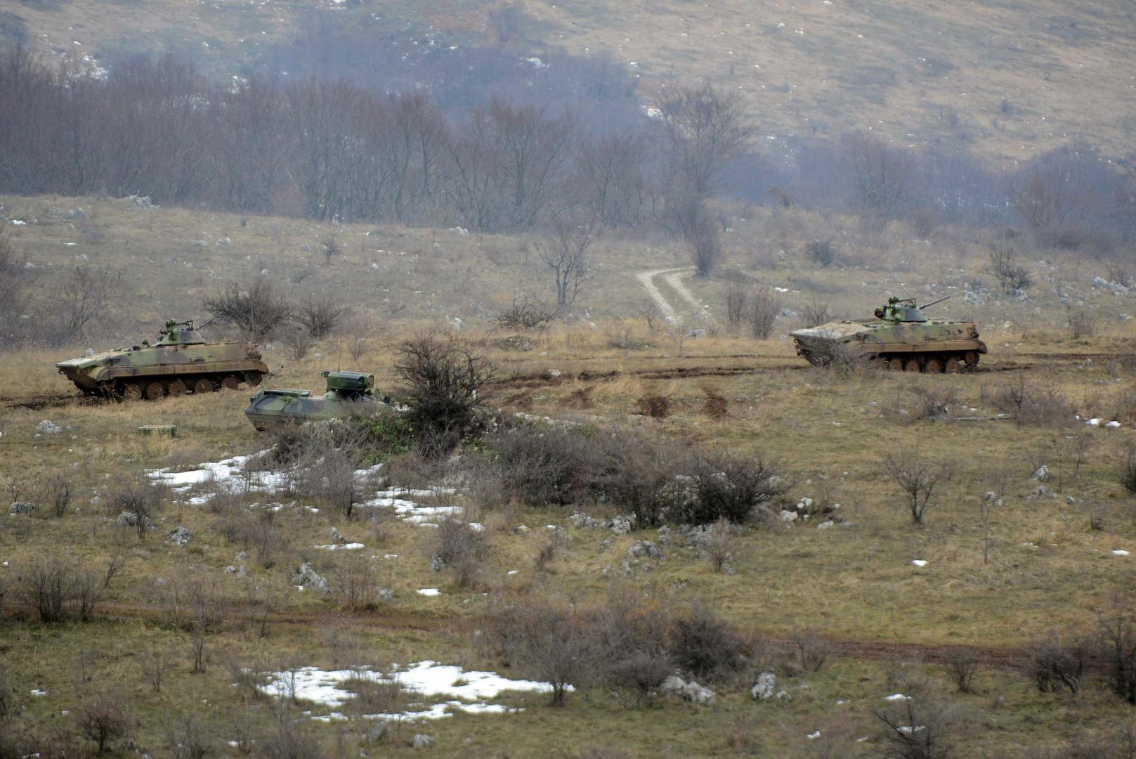 Srpska vojska održala je danas na Intervidovskom poligonu „Pasuljanske livade“ vojnu vježbu Prve brigade s bojnim gađanjem 'Zima 2017'.