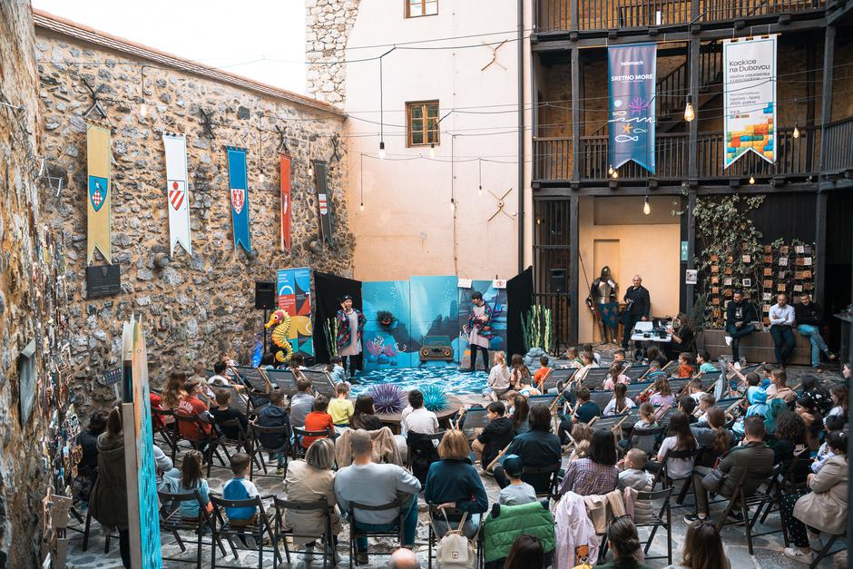 Edukativna predstava „Sretno more“