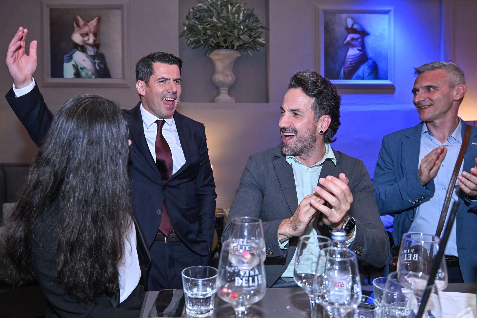 Veselo u Mostu nakon novih izlaznih anketa koje im daju 11 mandata