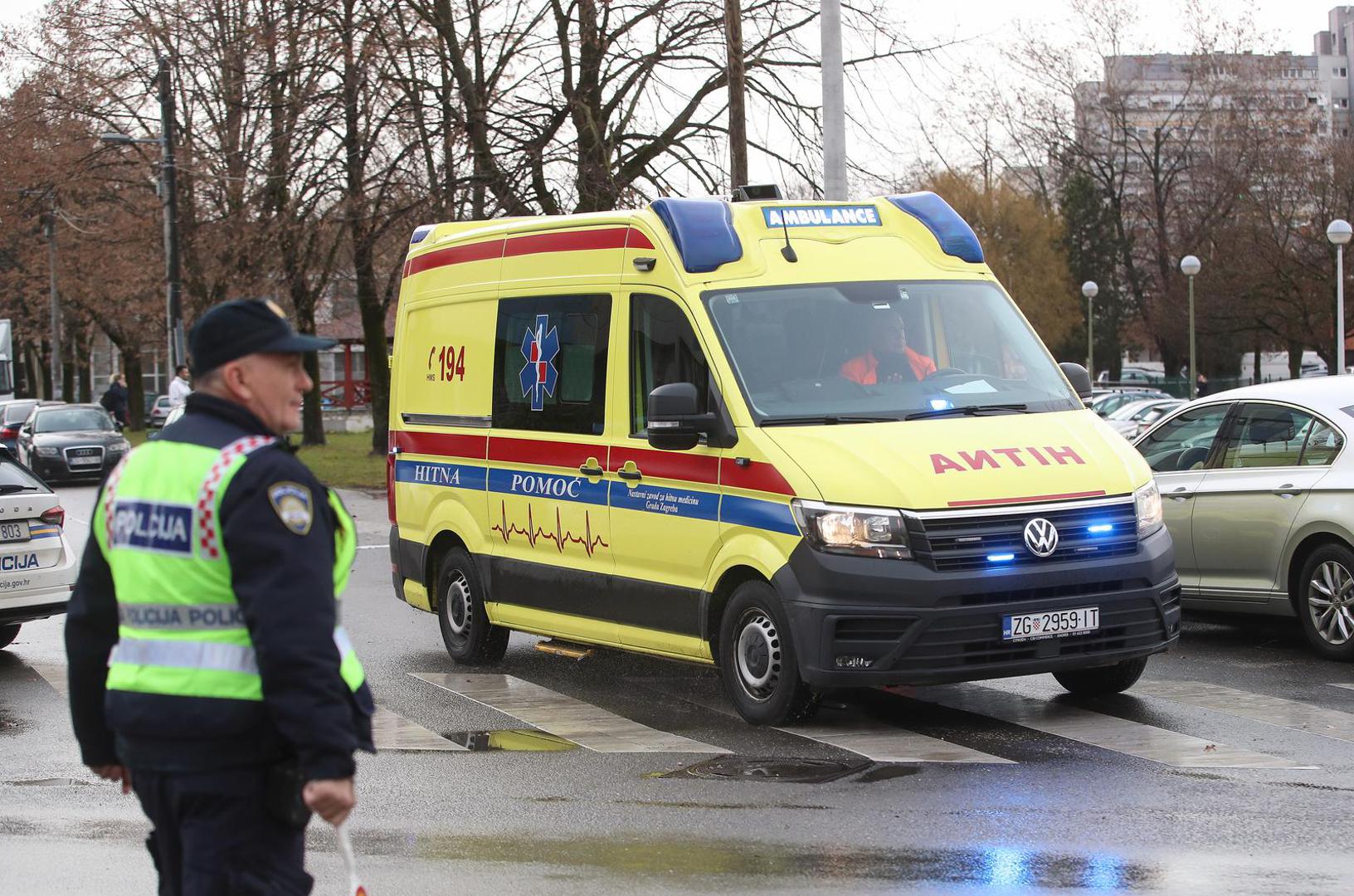 20.12.2024.Zagreb - U OS Precko zasad nepoznati napadac nozem je ozlijedio jednu uciteljicu, a ozljede su zadobili i ucenici. Photo: Zeljko Lukunic/PIXSELL