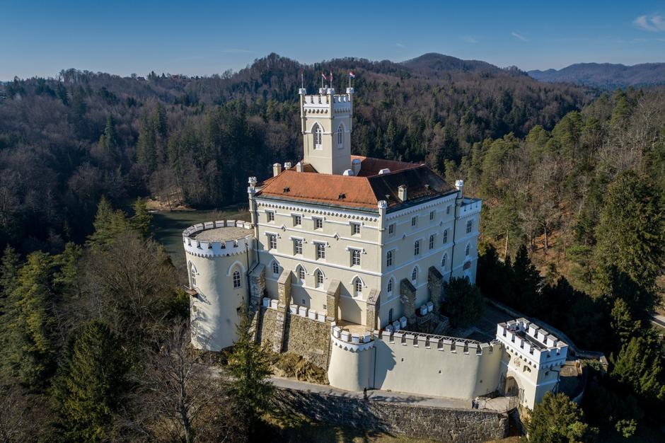 Dvorac Trakošćan i njegova okolica snimljeni i z zraka