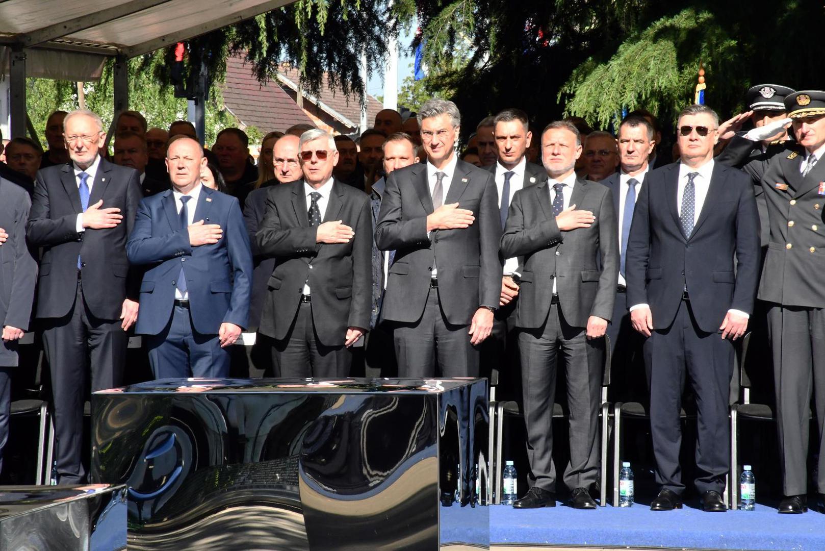 Dodala je da godišnjicu Bljeska doživljava kao tihi zavjet generacija koje su preživjele rat i novih naraštaja da će njegovati, braniti i čuvati slobodu te nikada neće zaboraviti žrtvu branitelja ni njihovu odlučnost i hrabrost na kojima se gradi Hrvatska.