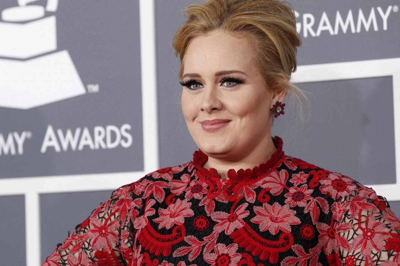 Adele (1)