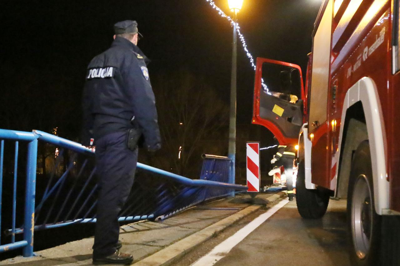 03.01.2015., Knin - U slijetanju osobnog automobila u rijeku Krku poginula peteroclana obitelj. Photo: Dusko Jaramaz/PIXSELL