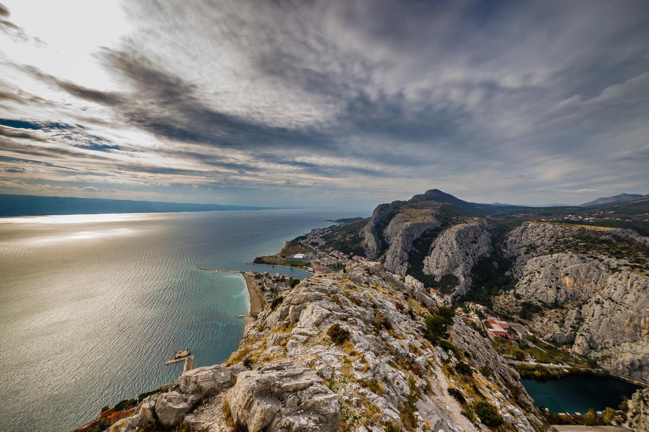Pogled na Omiš s Fortice