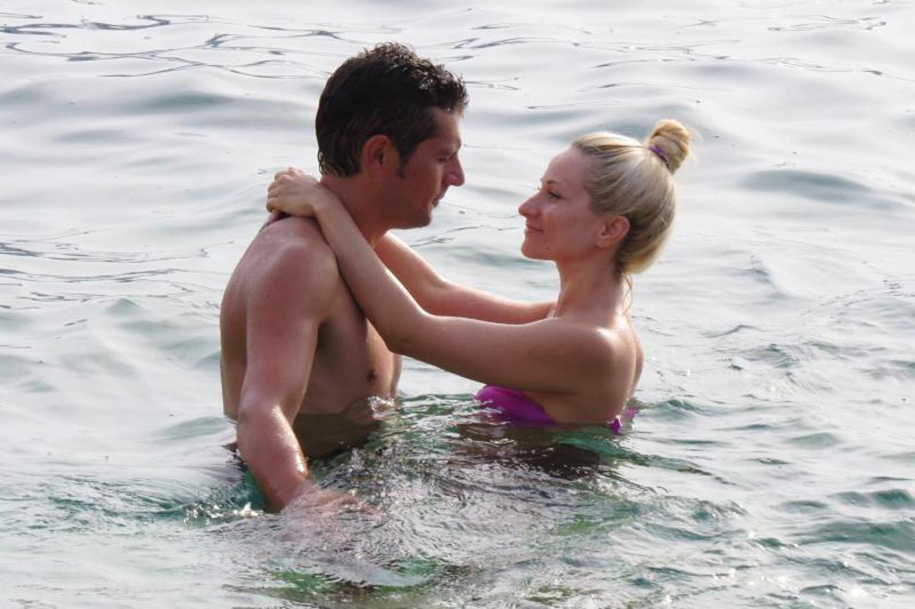 Pamela Ramljak i zaručnik  (1)