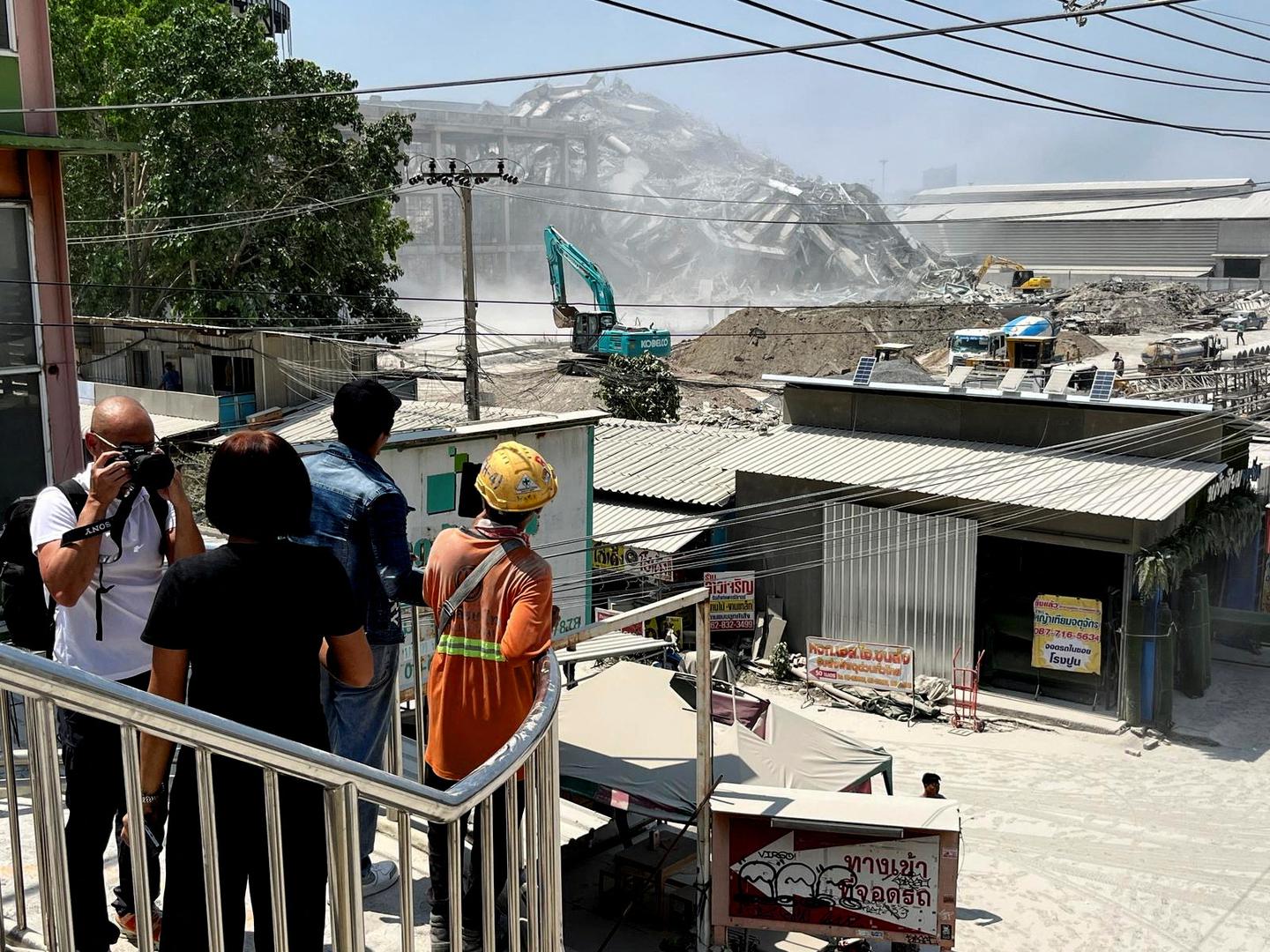 Potresi su se osjetili i u sjevernom i središnjem Tajlandu. U Bangkoku su obustavljene neke usluge metroa. (foto: posljedice potresa u Bangkoku)
