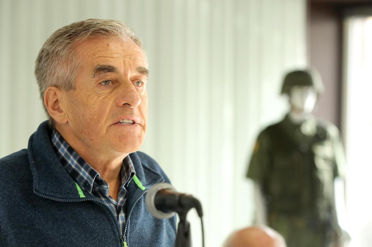 Zagreb: Branitelji na konferenciji s temom huljenja Domovinskog rata