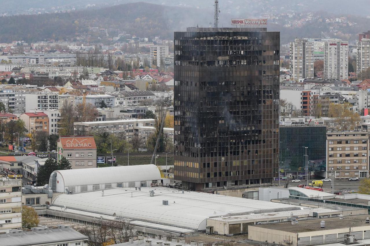 Zagreb: Pogled na izgoreni Vjesnikov neboder 