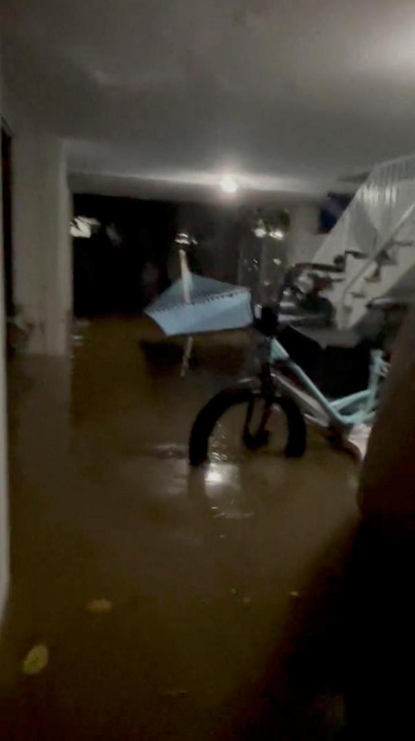 A view inside a flooded house, due to Hurricane Ian, in Key West, Florida, U.S., September 27, 2022, in this still image taken from a social media video. Victoria Bollea/via REUTERS  THIS IMAGE HAS BEEN SUPPLIED BY A THIRD PARTY. MANDATORY CREDIT. NO RESALES. NO ARCHIVES. Photo: VICTORIA BOLLEA/REUTERS