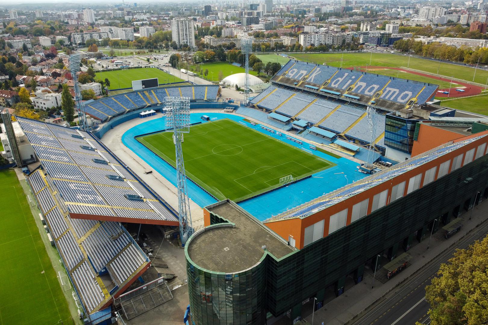 Nakon Drugog svjetskog rata stadion dobiva novu ulogu – 1948. ondje dolazi GNK Dinamo Zagreb, čime započinje razdoblje u kojem Maksimir postaje središnje mjesto zagrebačkog nogometa. Tijekom 1950-ih i 1960-ih izgrađene su glavne tribine, postavljena rasvjeta i oblikovan stadion kakav danas poznajemo.