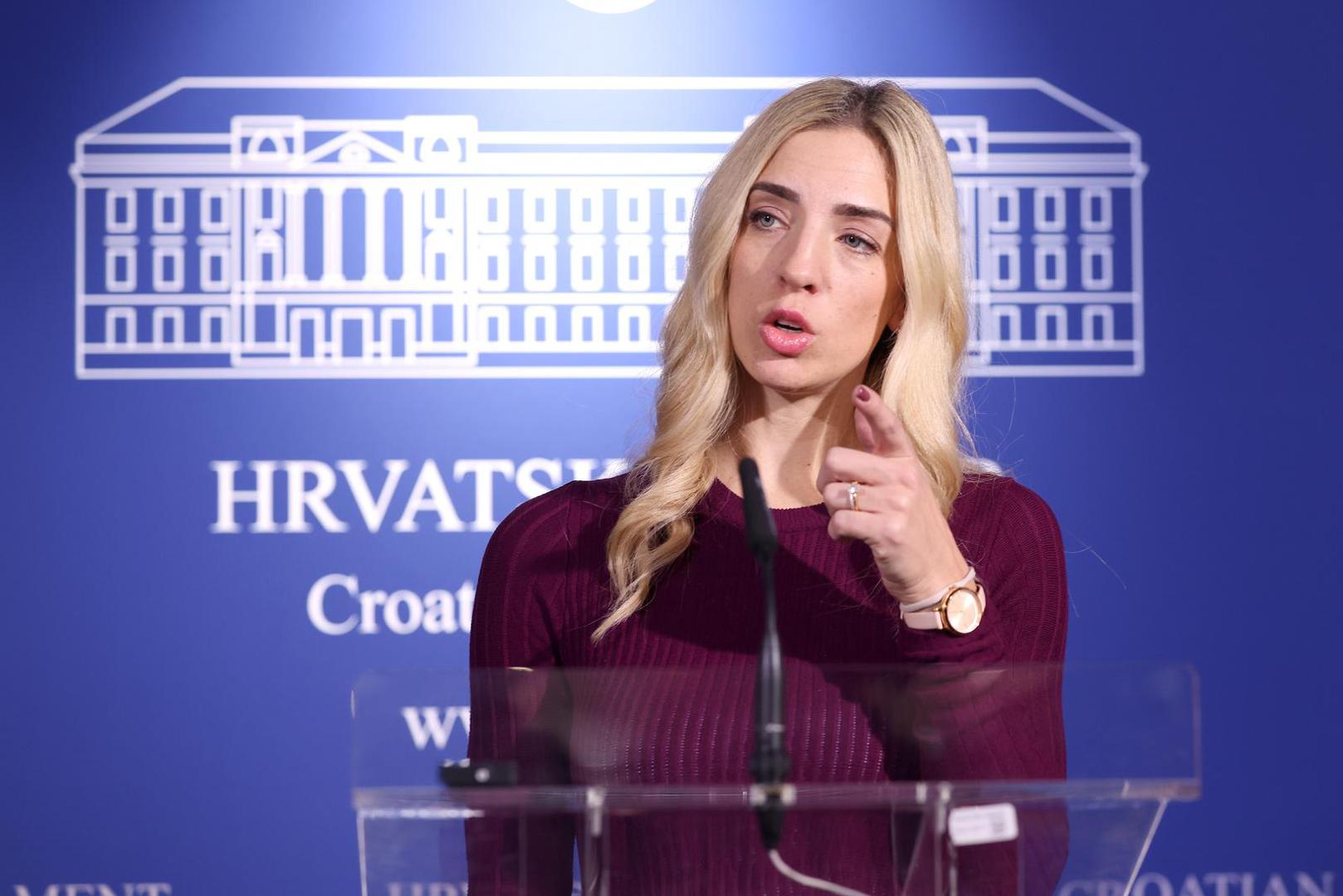 “Sanja Radolović nije samo kandidatkinja za županicu – ona je dokaz da sposobnost, integritet i vizija nemaju i ne smiju imati spol. U trenutku kada se njeni protukandidati, umjesto argumentima, služe gnjusnim podvalama i seksističkim napadima, Sanja ima moju punu podršku. Sanja je najbolja kandidatkinja za istarsku županicu i dajemo joj punu podršku!” rekao je predsjednik SDP-a Siniša Hajdaš Dončić.