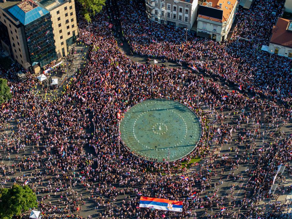 Masovni prosvjed protiv vlasti u Srbiji