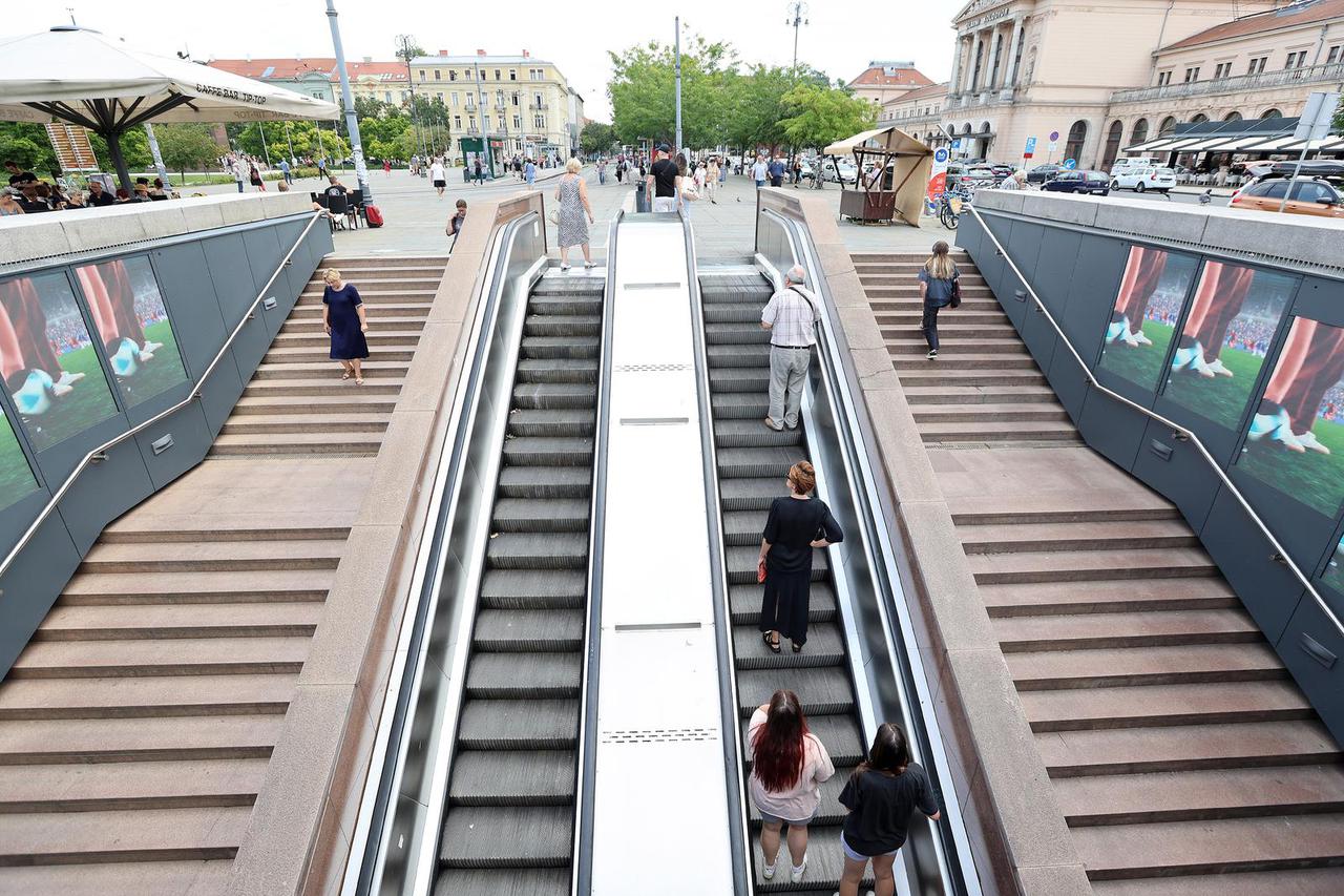 Zagreb: Pokretne stepenice Importanne centra još uvijek u kvaru