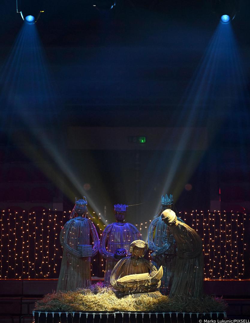 Mons. Koren je naglasio važnost zajedništva i odgovornosti za budućnost, istaknuvši da Hrvatska ima "najbolju djecu i mlade" te pozvao na kulturu dijaloga, međusobno poštovanje i riječi koje povezuju, a ne dijele.