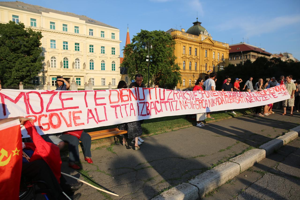Zagreb: Antifašistički protest na Trgu maršala Tita