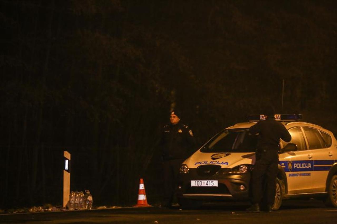 Novska: Policija zaustavila kombi u kojem je bilo 50-ak ilegalaca lošeg zdravstvenog stanja