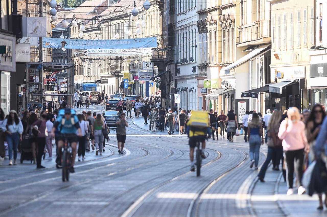 Zagreb: Građani uživaju na otvorenom