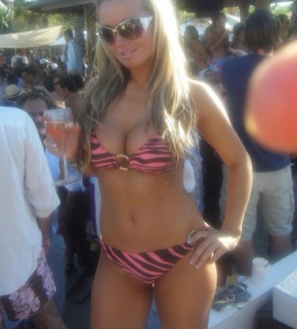 Uz to, ona prati nogomet, a navijačica je Liverpoola. Već nekoliko puta javno je rekla kako joj je najzgodniji Mohamed Salah