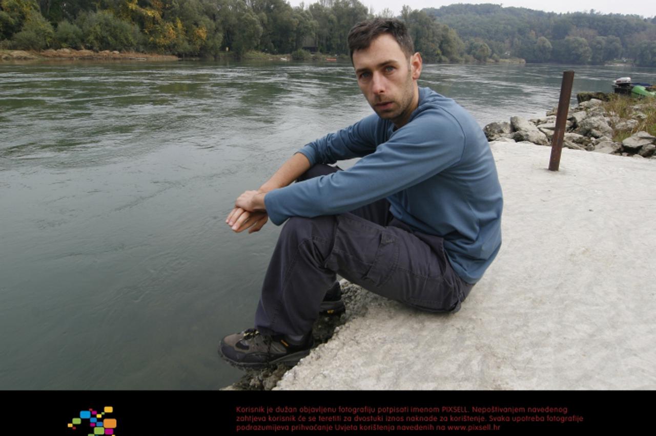 '13.10.2010., Koprivnica - Biolog Goran Safarek smatra da ce dio usca Mure u Dravu kod Legrada nestati ako Hrvatske vode ostvare svoj plan regulacije toka rijeke Drave radi zastite madjarske pruge.  P