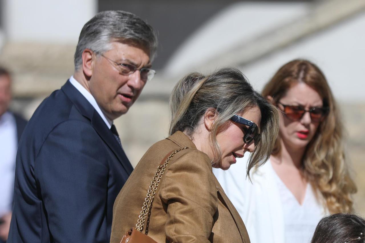 Zagreb: Premijer Andrej Plenković i supruga Ana snimljeni ispred Crkve Svetog Blaža