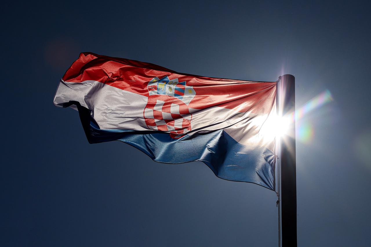 Omiš: U susret Danu državnosti 30. svibnja viori se  Hrvatska zastava